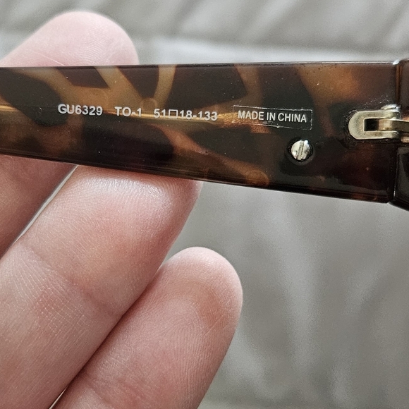 GUESS 6329 Tortoise Shell Sunglasses 51/18/133 - Picture 4 of 8